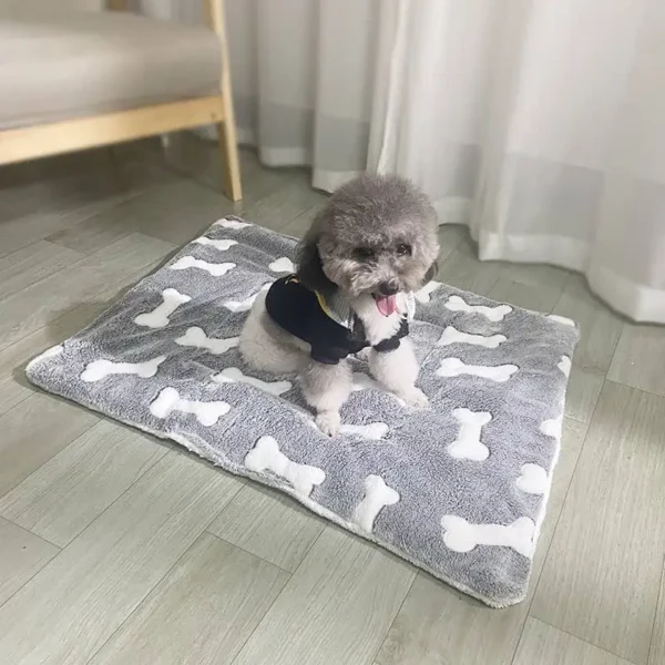Multi-model pet flannel sleeping mat kennel mat blanket pet warm mat suitable for large medium and small pets - Image 2